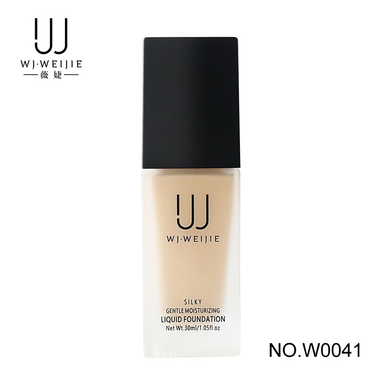 薇婕丝滑滋润自然不假面，清透自然粉底液